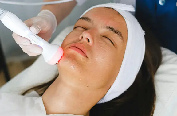 Soin du visage CM beauté tech